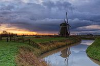 Dreigende lucht boven de Meervogel van Ron Buist thumbnail