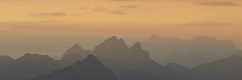 les montagnes de Tannheim au lever du soleil