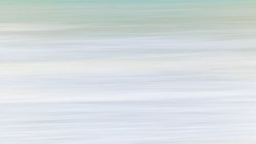 Harmony. Soft hues of the North Sea waves in the winter morning light. Aspect ratio 16:9