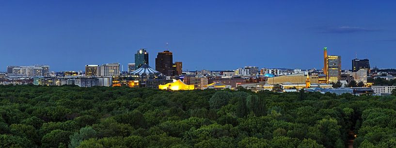 Berlin 360° am Abend in 10 Panoramen - Panorama 2/10: Skyline am Potsdamer Platz von Frank Herrmann