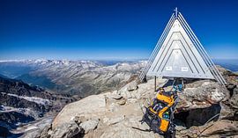 The triangle for the three-man tip by Christa Kramer