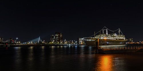 Croisière SS Rotterdam dans la nuit ...
