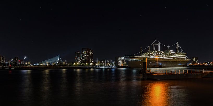 SS Rotterdam at night ... van Hans Brinkel