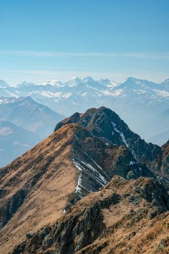 Blick über den Monte Limidario Gridone ins Aostatal von Leo Schindzielorz