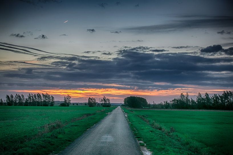 Lever de soleil sur le Low Aalburgerweg par Karlo Bolder