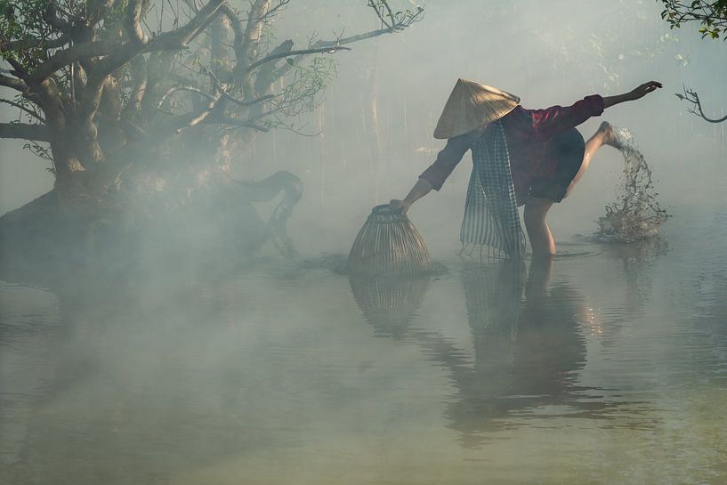 Fishing the traditional way by Anges van der Logt