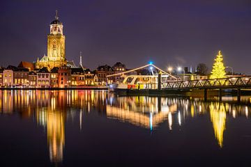 Deventer skyline aan de IJssel tijdens Kerstmis van Sjoerd van der Wal Fotografie