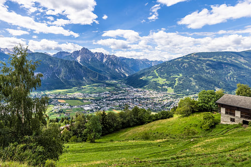 Uitzicht over Lienz naar de Lienzer Dolomieten