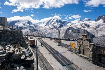 Gornergrat treinstation Matterhorn Express Zwitserland van Alida Stam-Honders