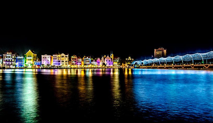 Punda, Willemstad bei Nacht von Joke Van Eeghem