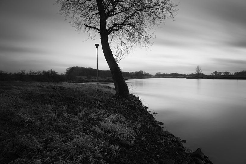 De Ijssel bij Doesburg zwart wit von Elroy Spelbos Fotografie