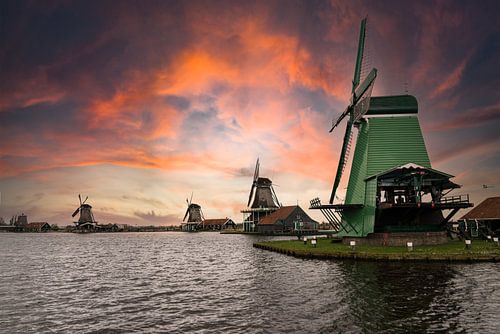 Zonsondergang Zaanse schans van VanEis Fotografie