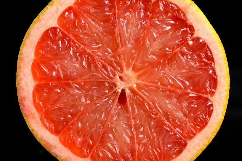 Dwarsdoorsnede van een frisse oranje grapefruit van Sjoerd van der Wal Fotografie