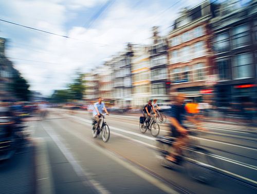 Fietsers in beweging door Amsterdam van But First Framing