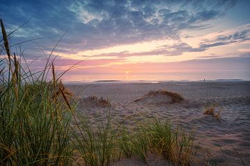 Zonsondergang aan de Nederlandse kust van Martin Podt