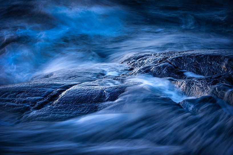 When the sea pours into by Benny Pettersson