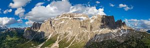 Sella-Massiv in den Dolomiten im Frühling