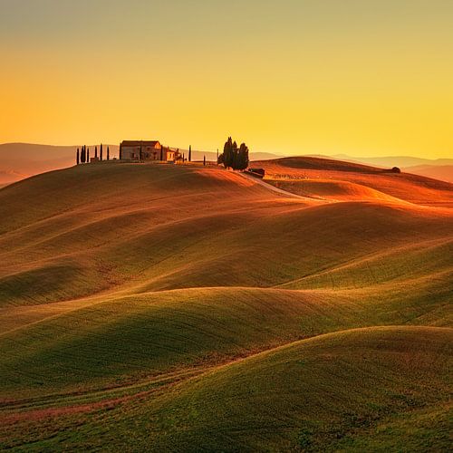 Coucher de soleil sur les collines de Crete Senesi, Toscane