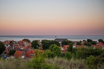 West Terschelling bij ondergaande zon van Wendy de Jong