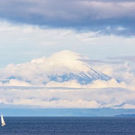 Chile - sailing under the Osorno vulcano