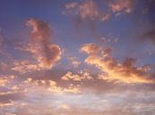 Oplichtende wolken van Lotte Veldt thumbnail