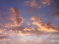 Oplichtende wolken