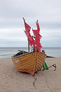 Ostsee - Fischerboot am Strand von Kölpinsee (Usedom)