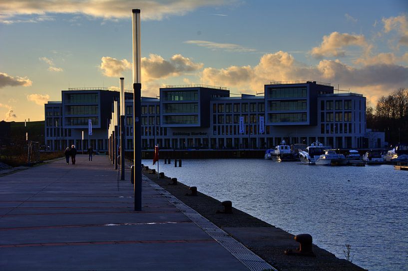 Avond in de haven van Edgar Schermaul