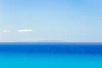 Gavdos mit Wolken in blau