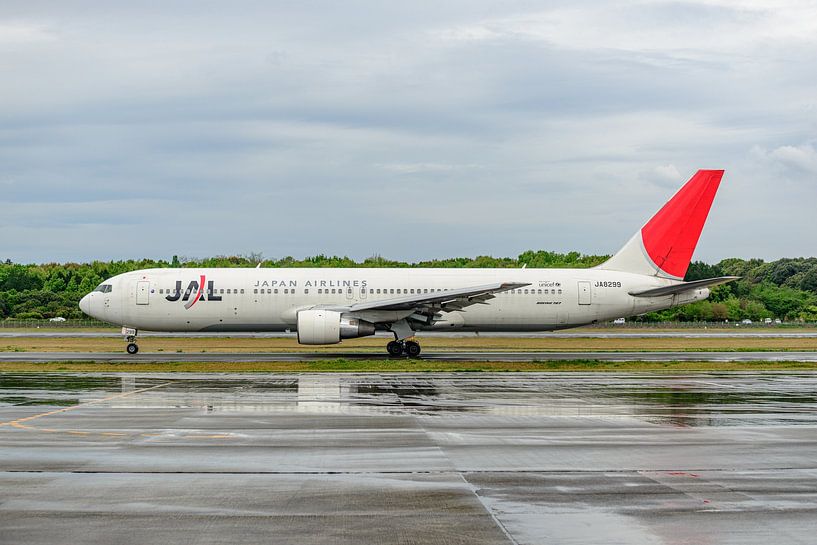 Japan Airlines Boeing 767. by Jaap van den Berg