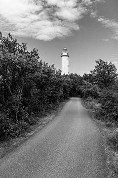 Padje naar de vuurtoren, zwart-wit van Yanuschka Fotografie | Noordwijk