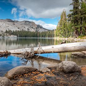 Reflet enchanteur sur un lac de montagne aux États-Unis sur Gladys van Schaijk
