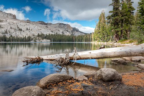 Reflet enchanteur sur un lac de montagne aux États-Unis sur Gladys van Schaijk
