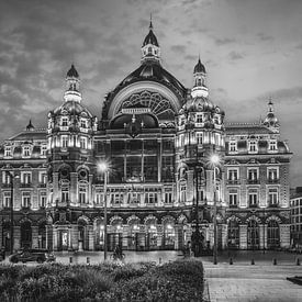 Antwerp Central Station - Architecture without time | Black and White by Daan Duvillier | Dsquared Photography