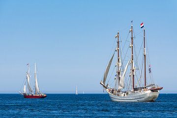 Des voiliers sur la mer Baltique pendant la Hanse Sail à Rostock sur Rico Ködder