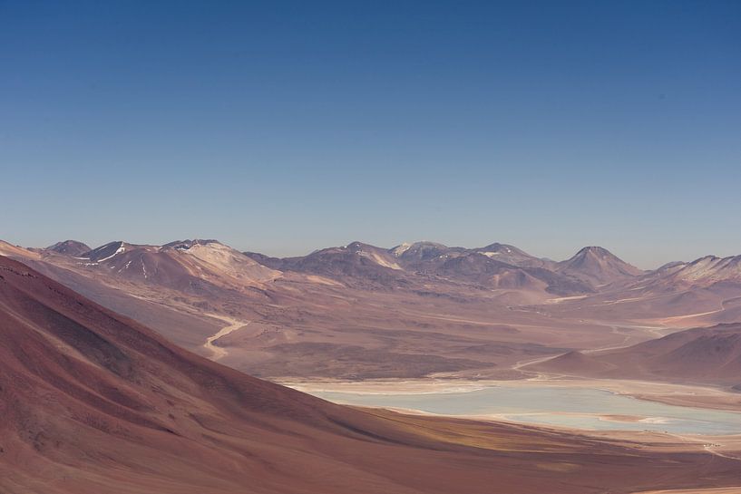 Volcano hike in Chile with view of the Laguna Verde at the foot of Licancabur by Shanti Hesse