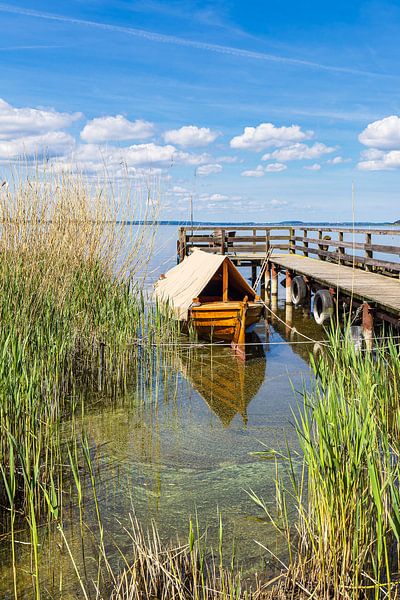 Fischerboot am Achterwasser bei Warthe auf der Insel Usedom von Rico Ködder