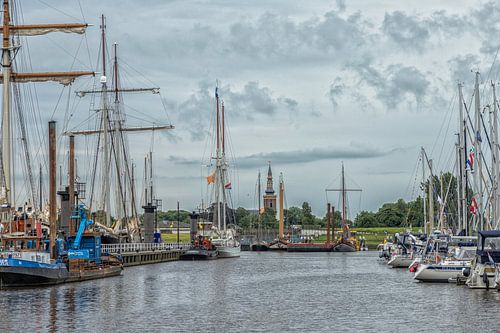 Zeilschepen in de haven van Delfzijl tijden DelfSail
