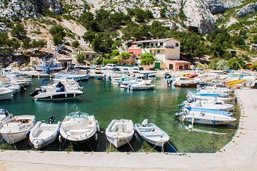 Bootjes in de Calanques in de Provence in Frankrijk van Rosanne Langenberg