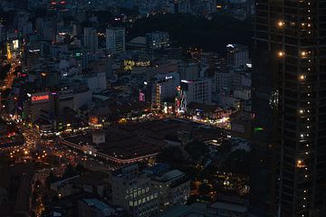 Bến Thành market in Ho Chi Minh by Kenji Elzerman