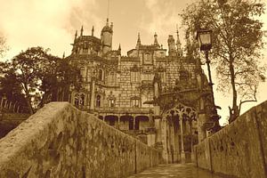 Kasteel Quinta de Regaleira Sintra Portugal in Sepia van My Footprints