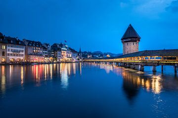 Kapellbrücke bei Nacht von Severin Pomsel