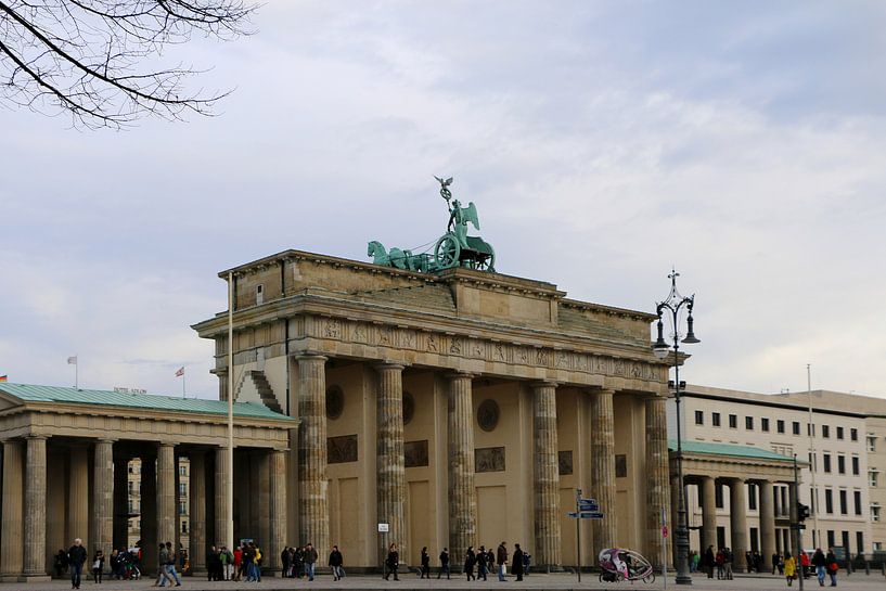 Brandenburger Tor Vom Tiergarten by Christiane Schulze