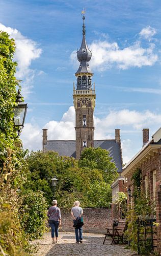 Wandelen door binnenstad van Veere 2