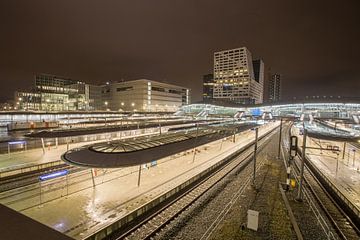 Station Utrecht Centraal bij Nacht van Ab Donker