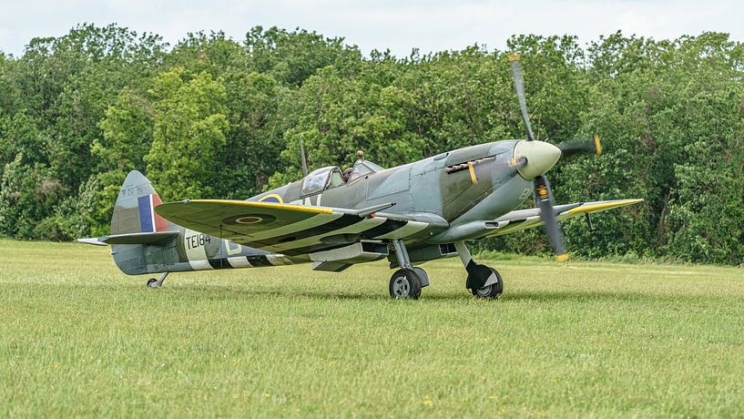 Chasseur Supermarine Spitfire XV. par Jaap van den Berg
