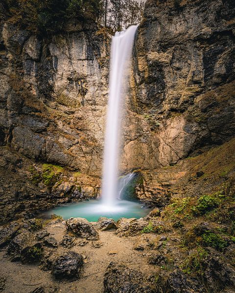 Chute d'eau Leuenfall dans les couleurs claires de l'automne par Henk Meijer Photography
