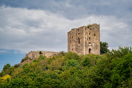 A view of the Arnstein Castle ruins by Andreas Völkel