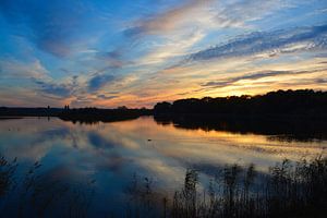 Avondlicht bij de vestingswallen van Heusden
