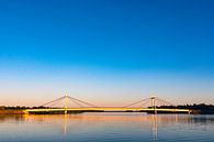 Middag reflecties van een brug van Torfinn Johannessen thumbnail